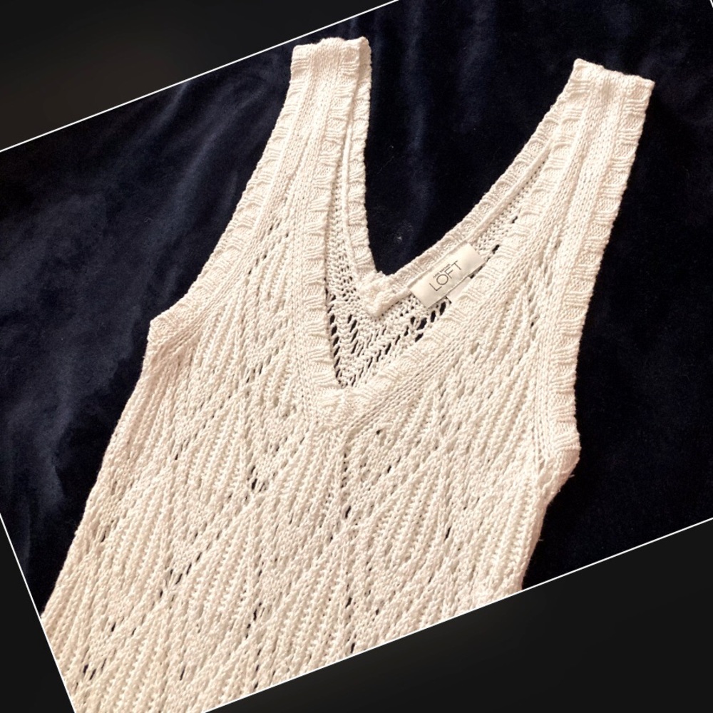 LOFT Top /  Label S but really a Medium